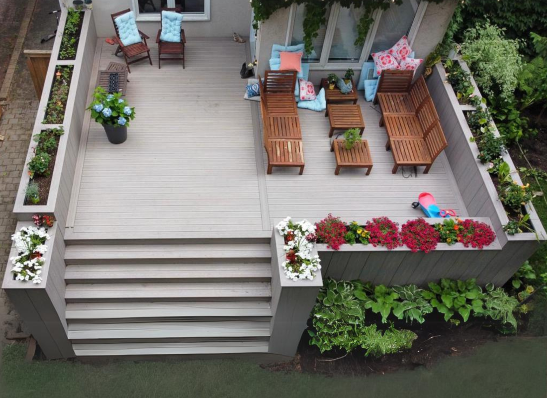 Composite deck, with built-in planters