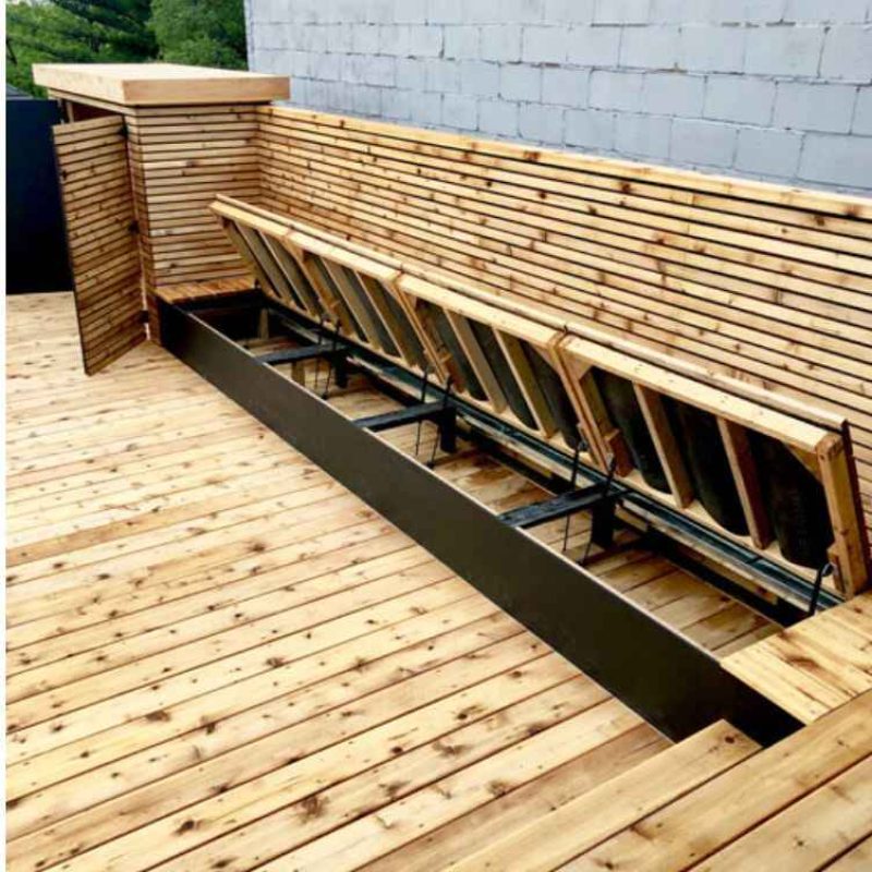 Features cedar bench